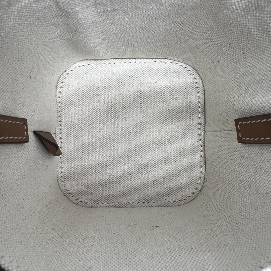 Celine Box Triomphe Shoulder Bag In Triomphe Cavas And Calfskin White 199263